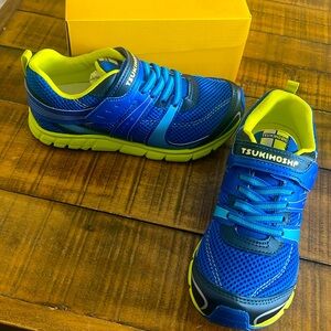 NEW- Tsukihoshi boys sneakers size 13.5